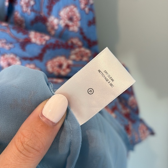 A.L.C Foley Top in Blue & Red Multi Silk Flutter Sleeve Floral Size 10 - Picture 8 of 11